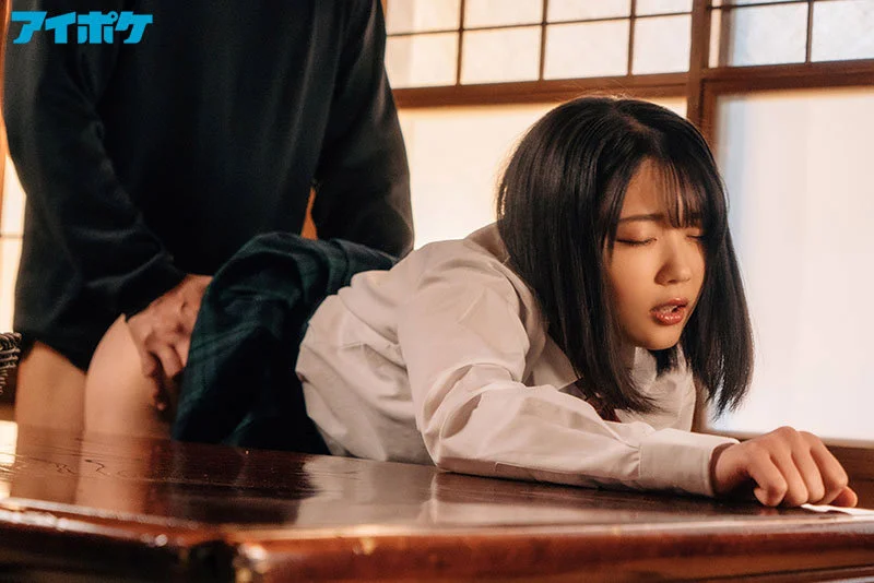 すれていない清楚なティーン（あるいはヒロイン）が、心を許しきっていたパパの旧友（幼少期からの友人）へ