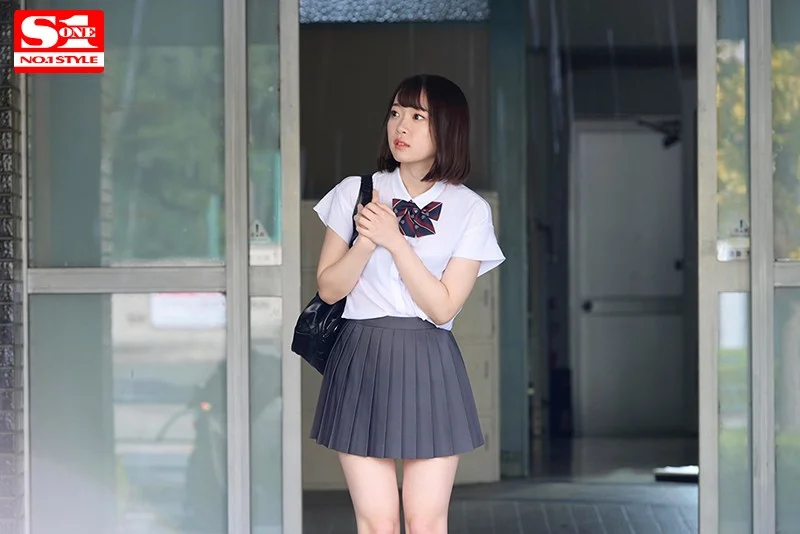 【架乃ゆら】「窓を打ち付ける暴風雨の音が、外界との隔絶を告げる。帰宅困難という逃げ場のない状況下、校