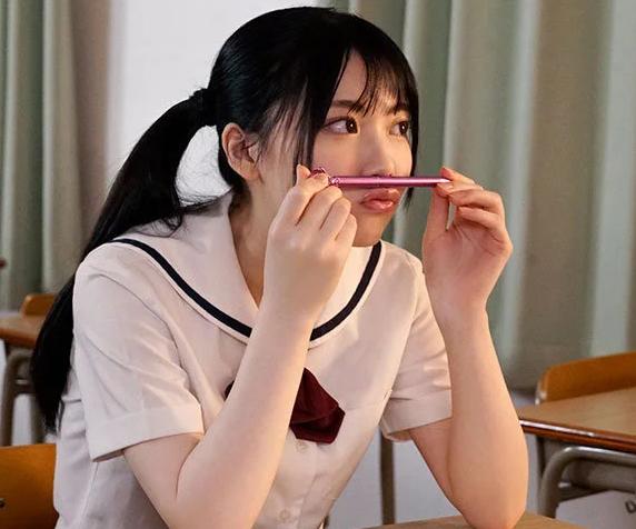 【美人JK】授業中、制服姿の女子生徒をめぐり教室で騒動