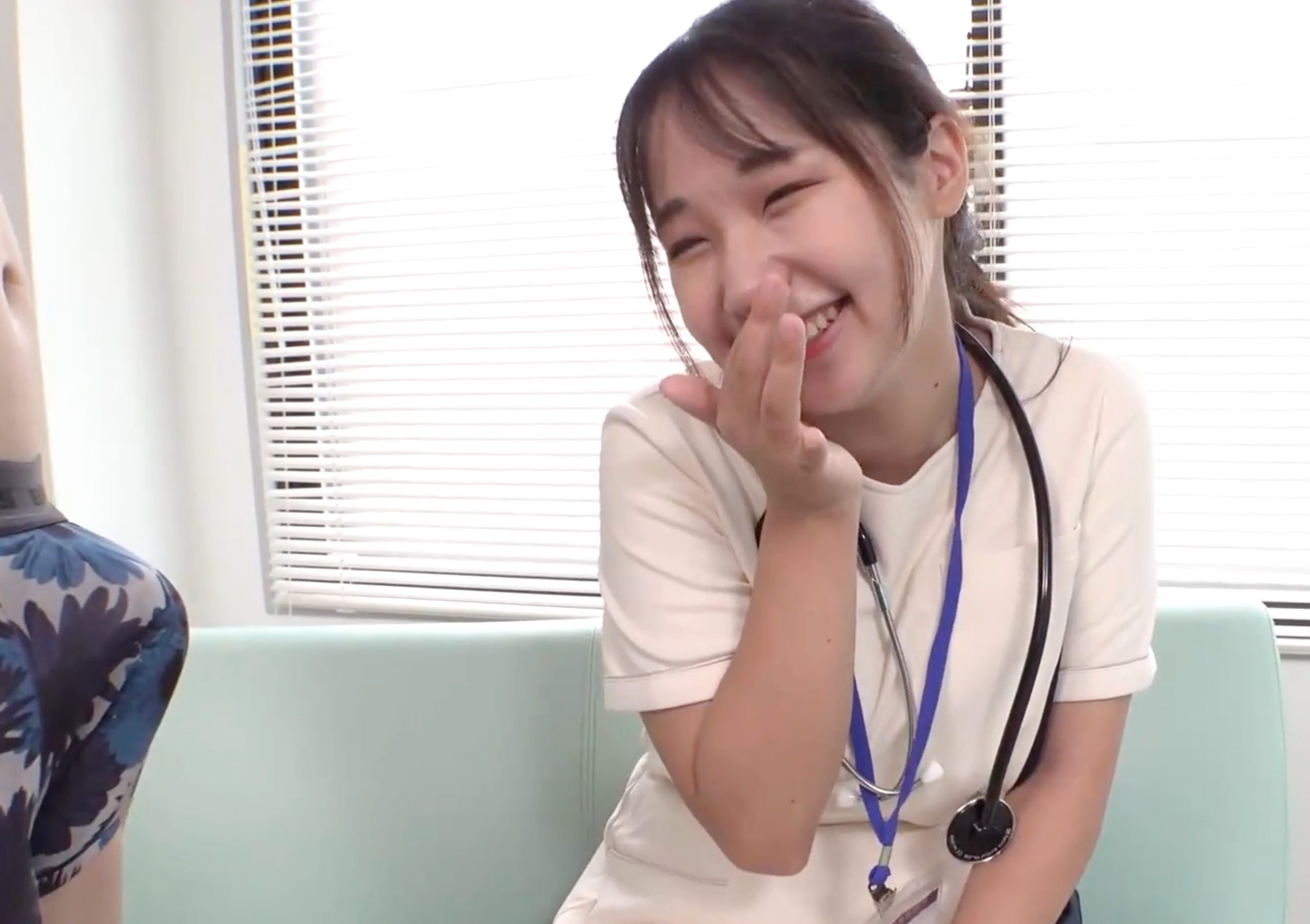 巨乳看護師が挑む童貞男性への筆おろし企画